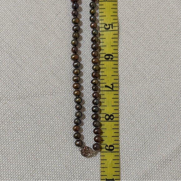 NWOT Gorgeous Multicolor Iridescent Pearl Bead Necklace - Picture 13 of 16